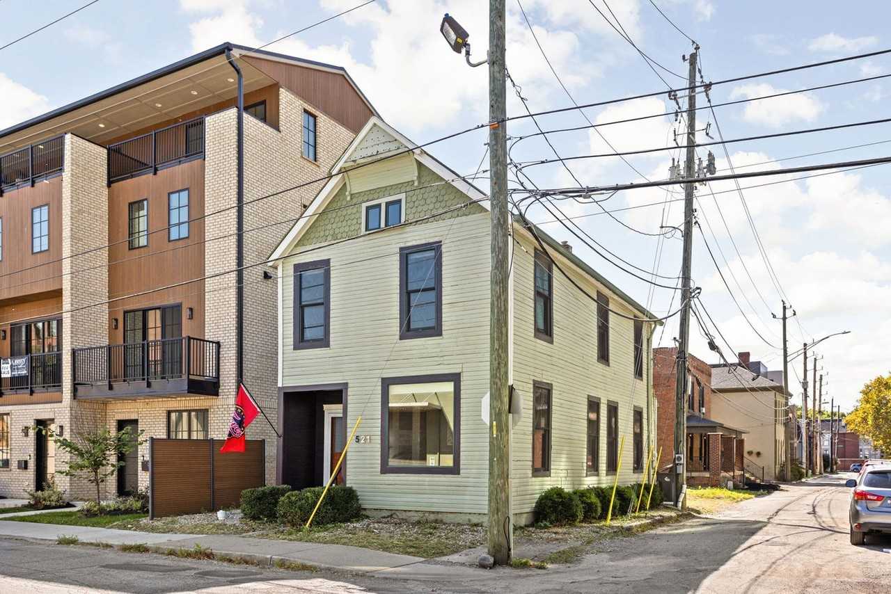 525 E North St #1303767P - Photo 4 of 43