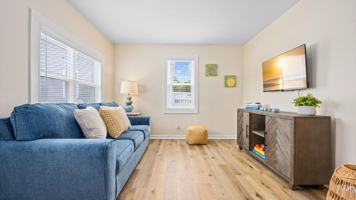 featured image of 124 W Heather Rd