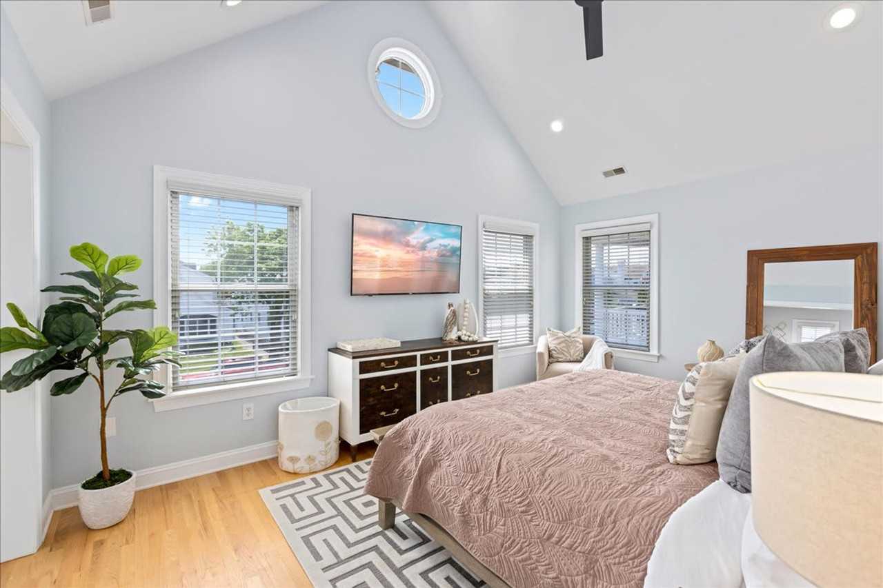 212 Central Ave #1308995P - Photo 3 of 50