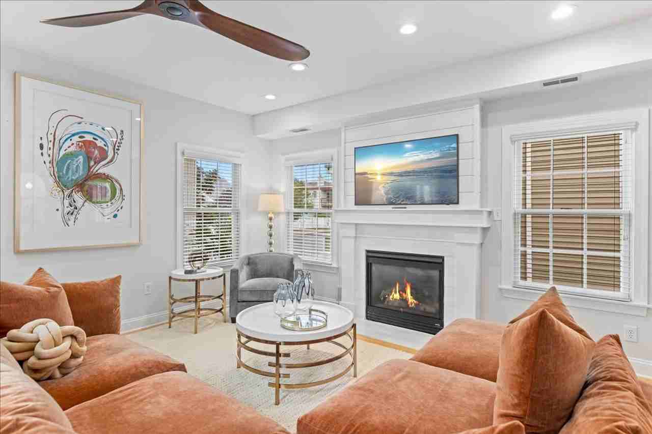 212 Central Ave #1308995P - Photo 4 of 50