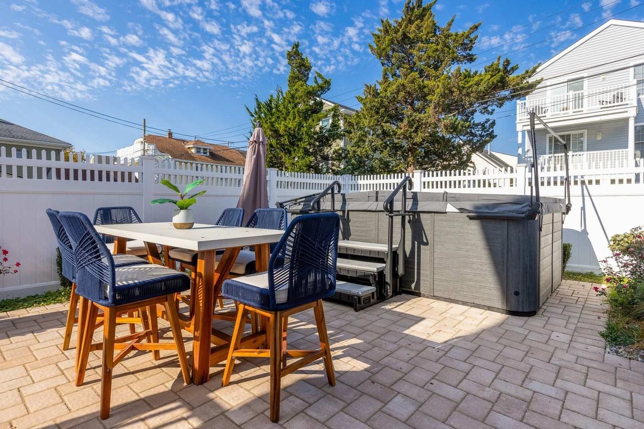 212 Central Ave #1308995P - Photo 6 of 50