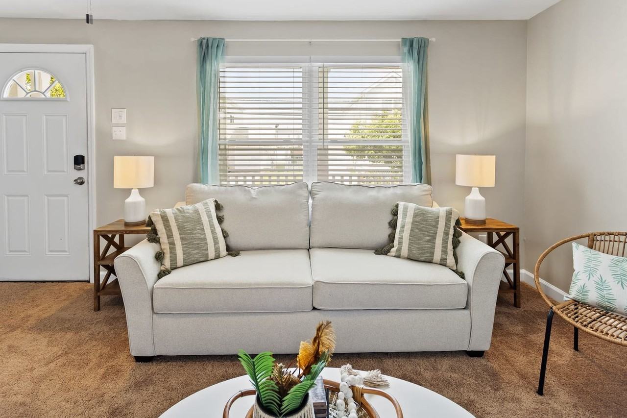 131 N Vermont Ave #1309003P - Photo 5 of 46