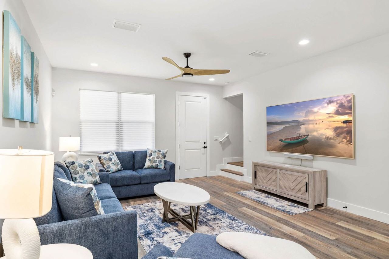 1906 W Cherry St #1302870P - Photo 2 of 46