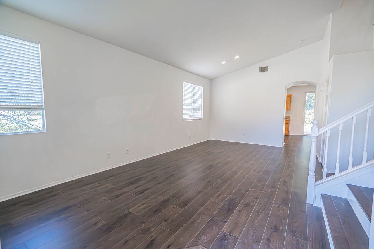 24198 Matthew Place - Photo 3 of 23