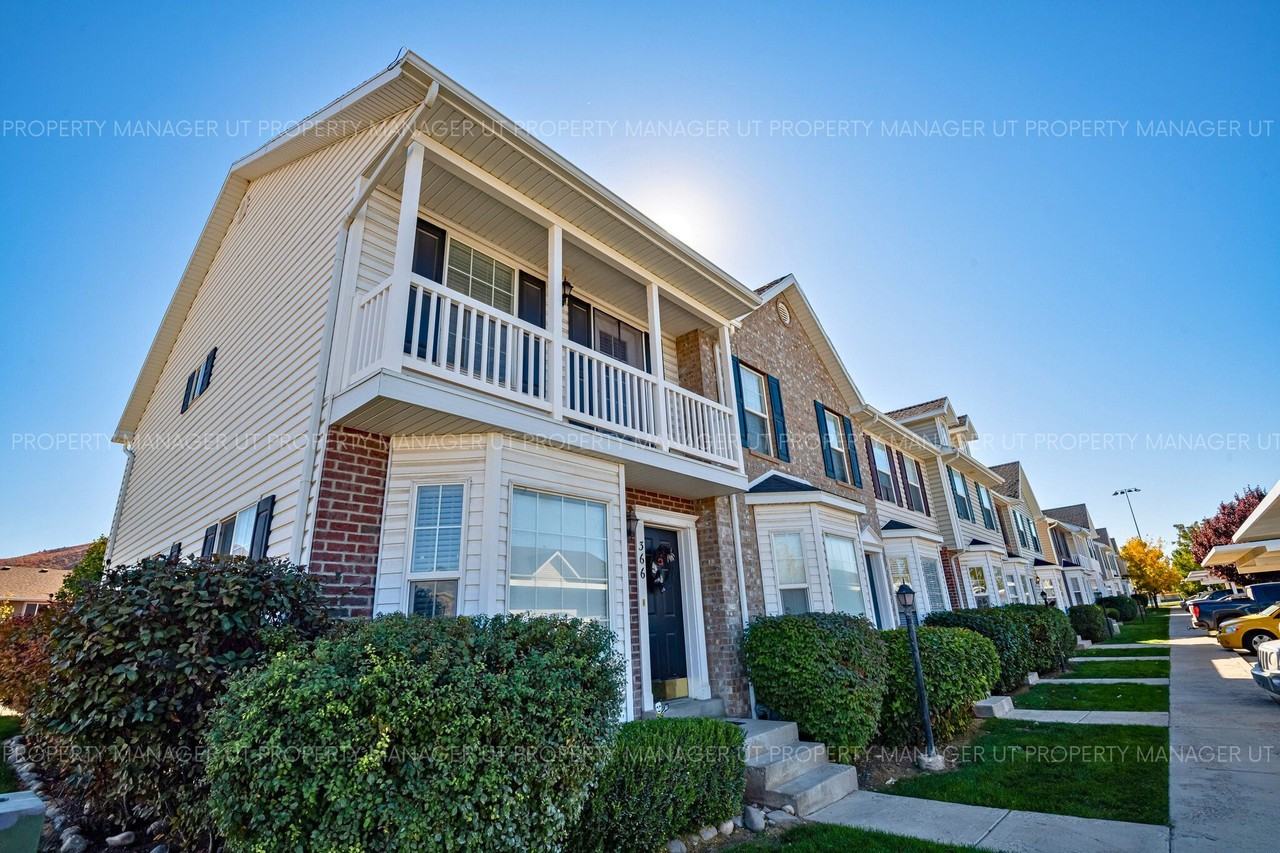 366 E 950 S #TH - Photo 5 of 15