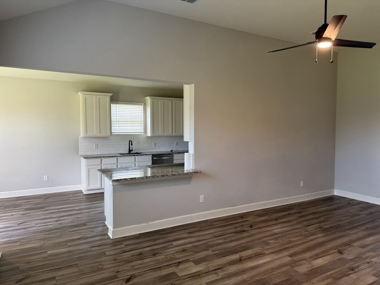 812 Emerson Dr - Photo 4 of 23