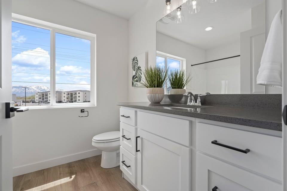 1087 E 1320 S - Photo 2 of 22