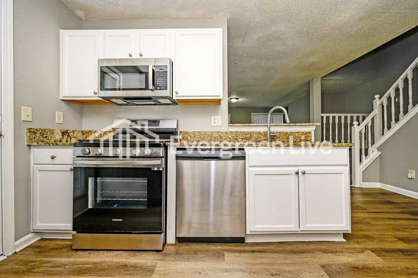 3422 Lehigh Way - Photo 4 of 15