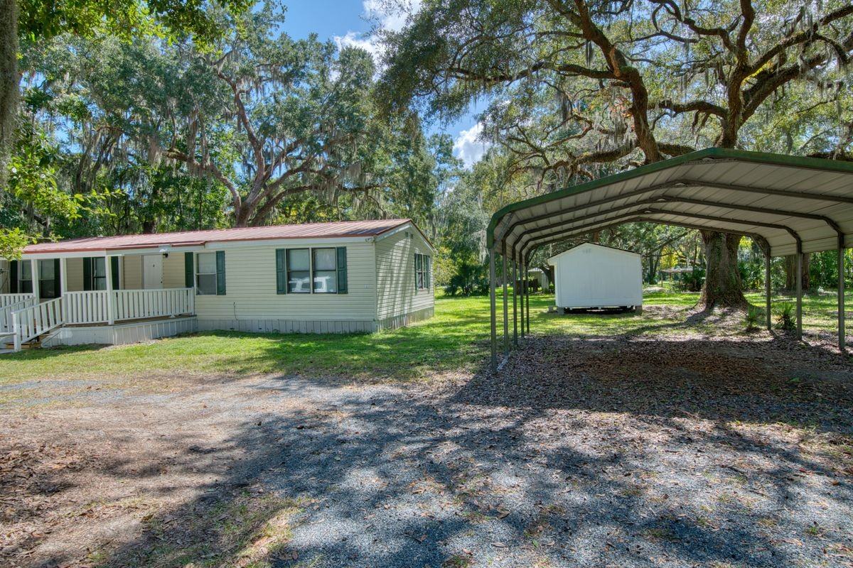 136 Oyster Cir - Photo 2 of 17