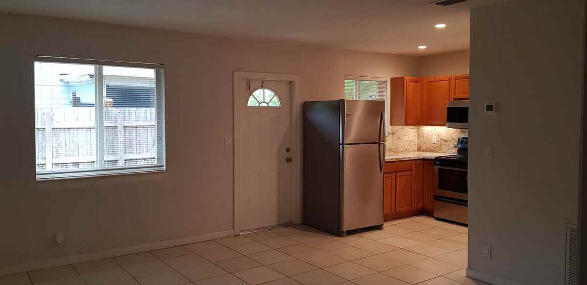 818 Tequesta St ##2 - Photo 3 of 9