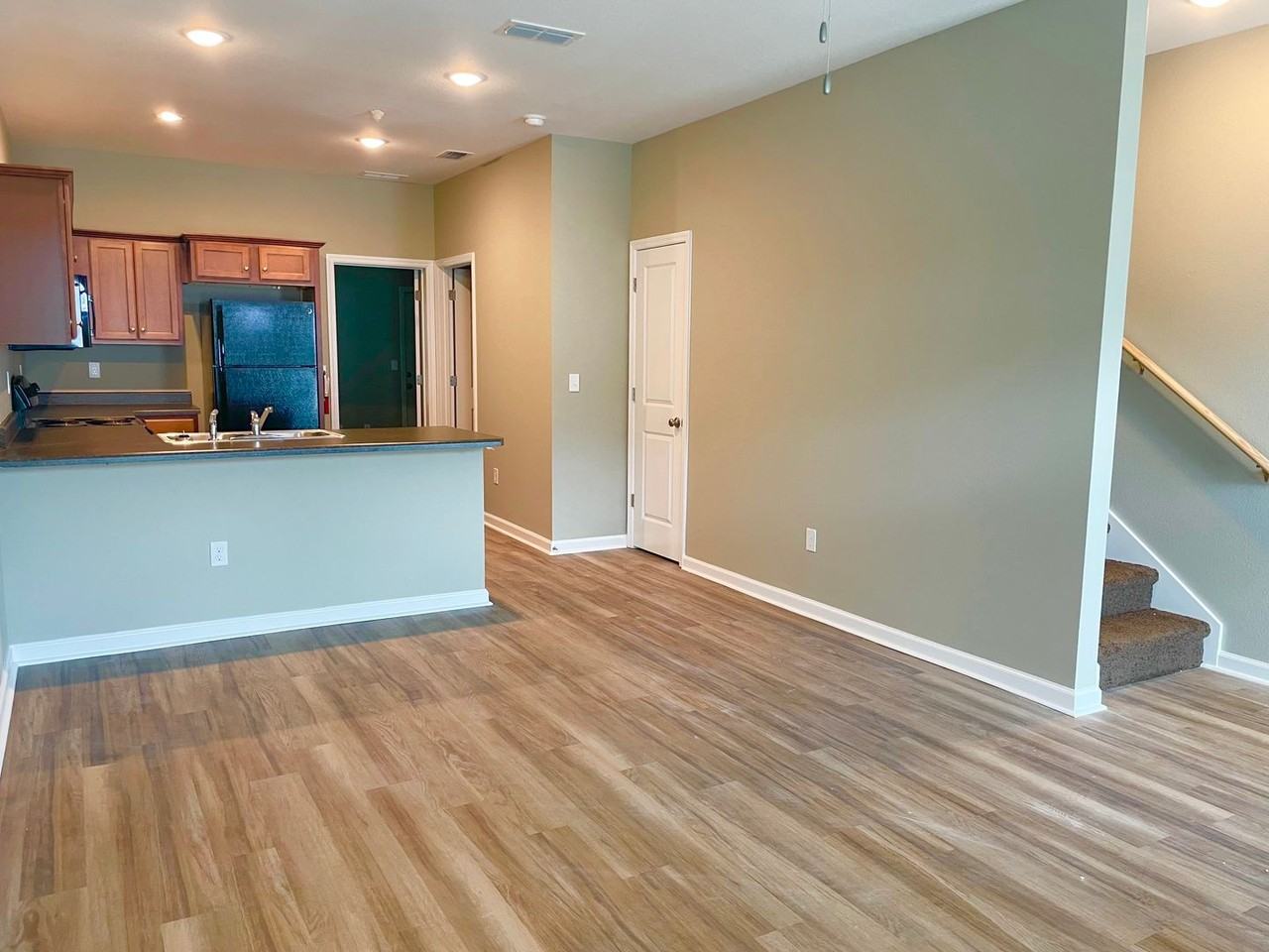 2199 Del Carmel Way - Photo 3 of 32