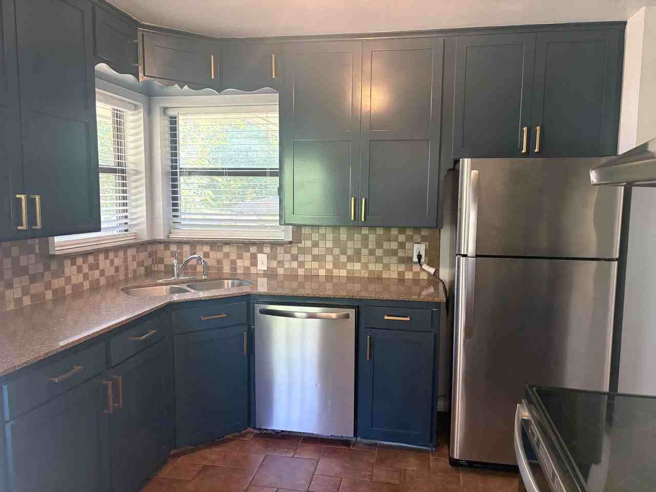 2923 Nw 72nd St - Photo 7 of 24