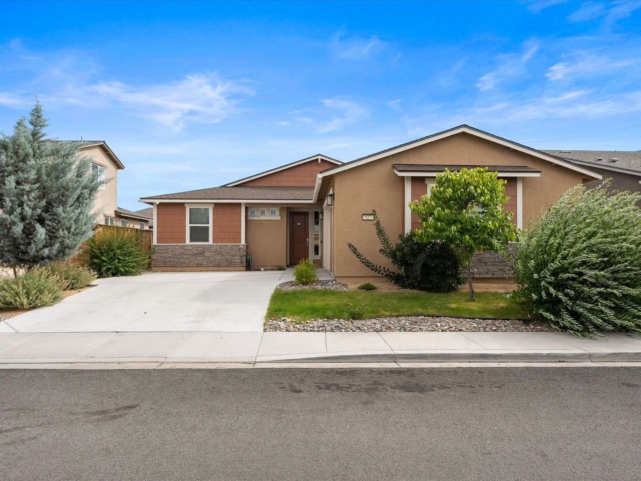 927 927 Croston Springs Drive - Croston Springs Drive 927 - Photo 2 of 37