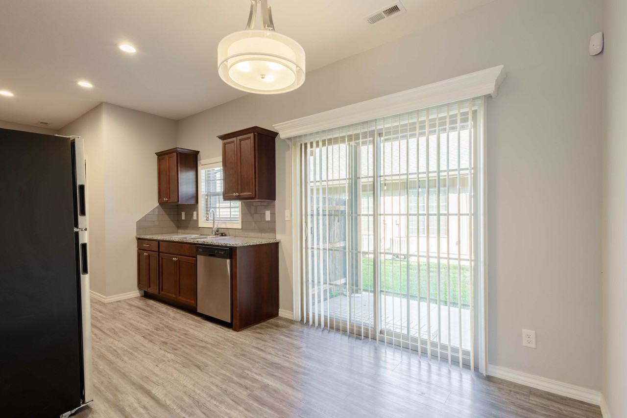 3071 W Cardinal St - Photo 3 of 18