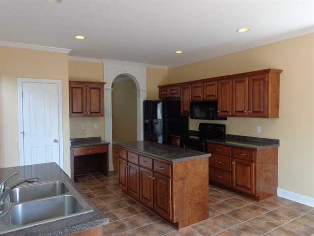 1335 Dunraven Dr - Photo 3 of 16