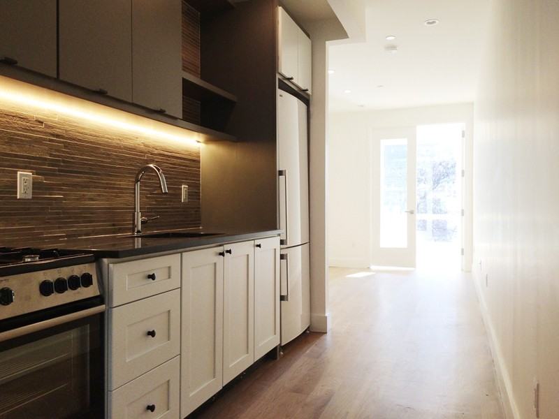 87 Montrose Avenue #2BR