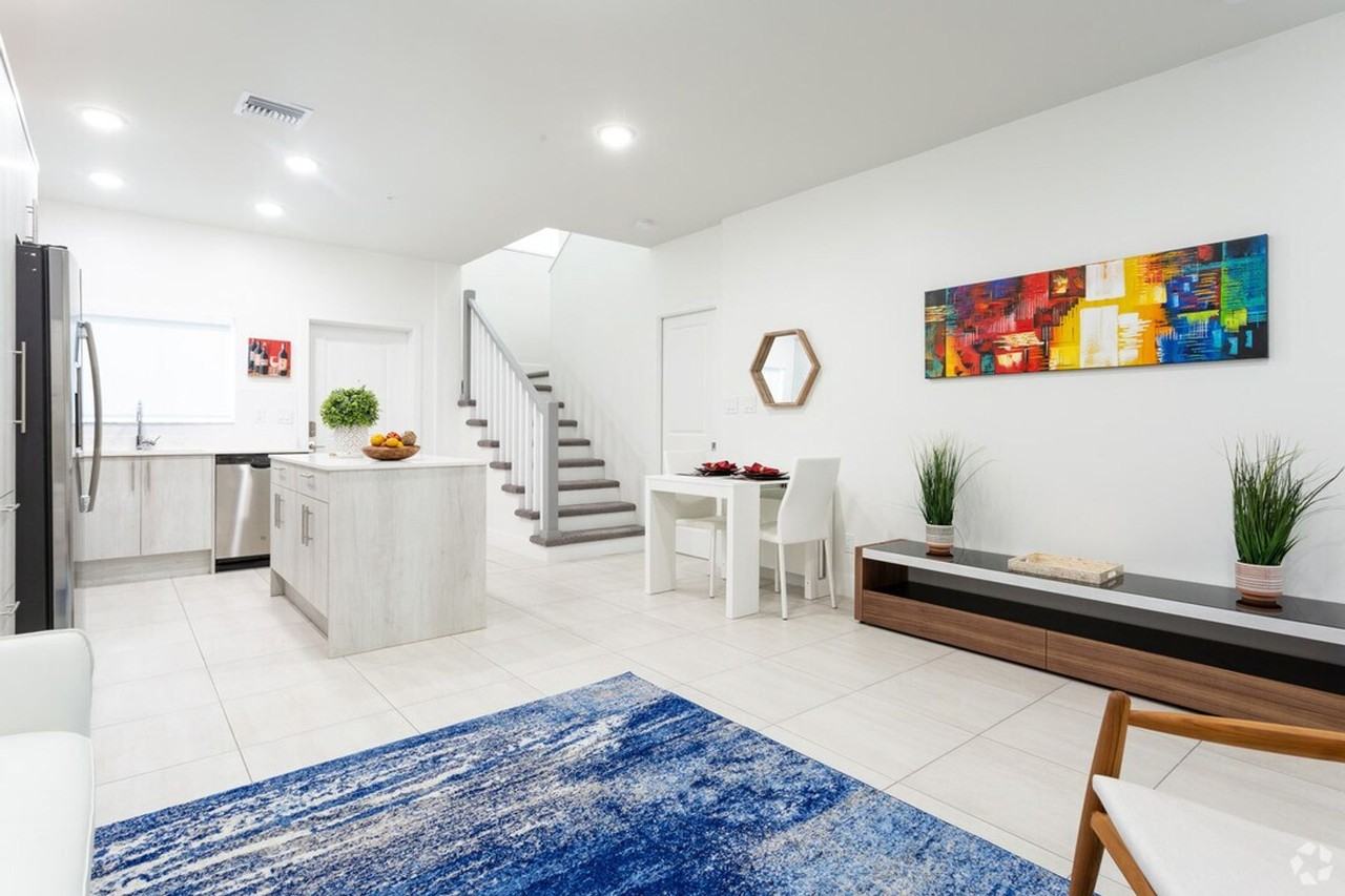 Aviara Lake Worth - Photo 6 of 34