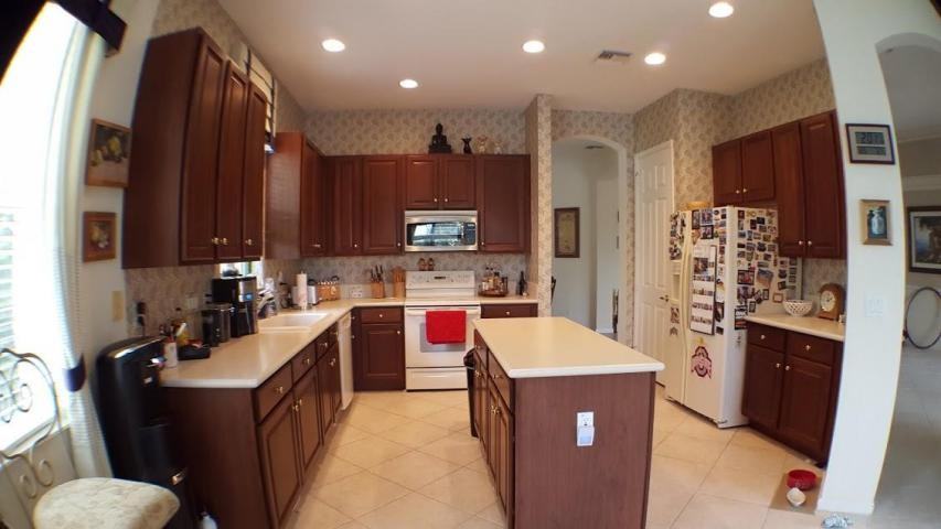 9183 Bay Point Circle - Photo 3 of 5