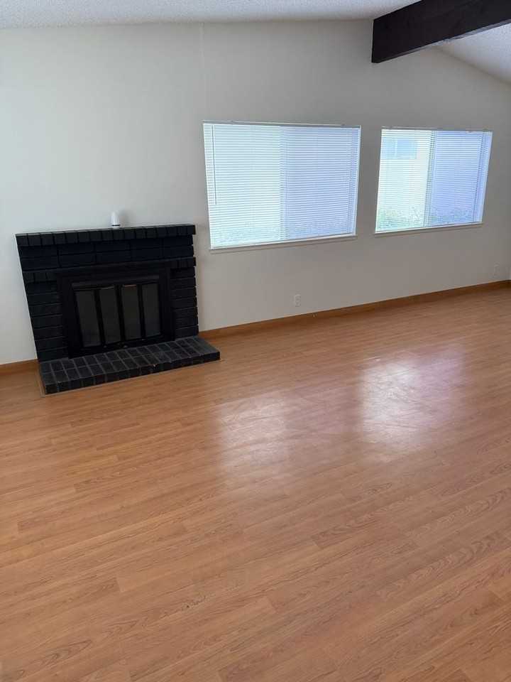 1541 Joliet Pl - Photo 3 of 8