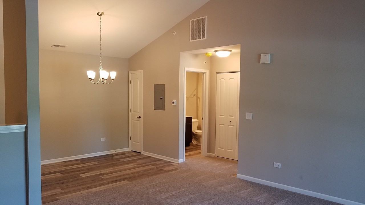 4374 Timber Ridge Ct - Photo 3 of 11