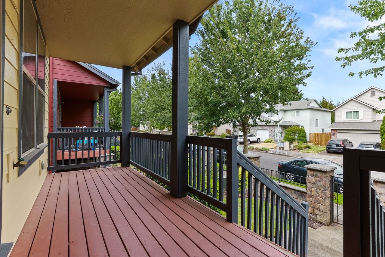 1450 Northeast Edgefield Street - Photo 2 of 35