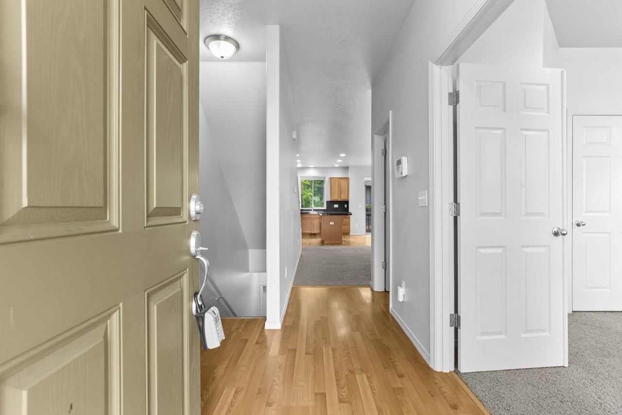 1450 Northeast Edgefield Street - Photo 4 of 35