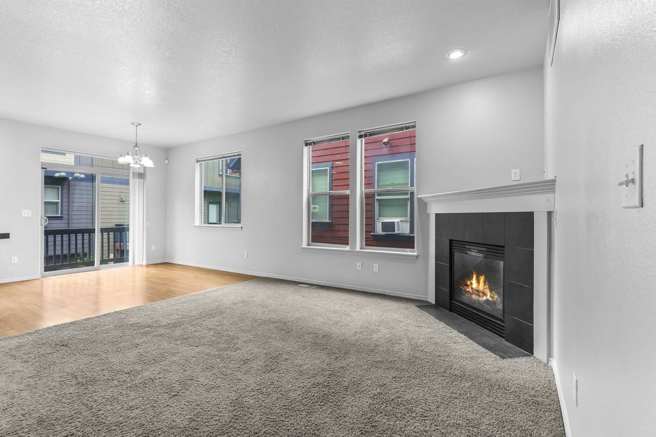 1450 Northeast Edgefield Street - Photo 7 of 35