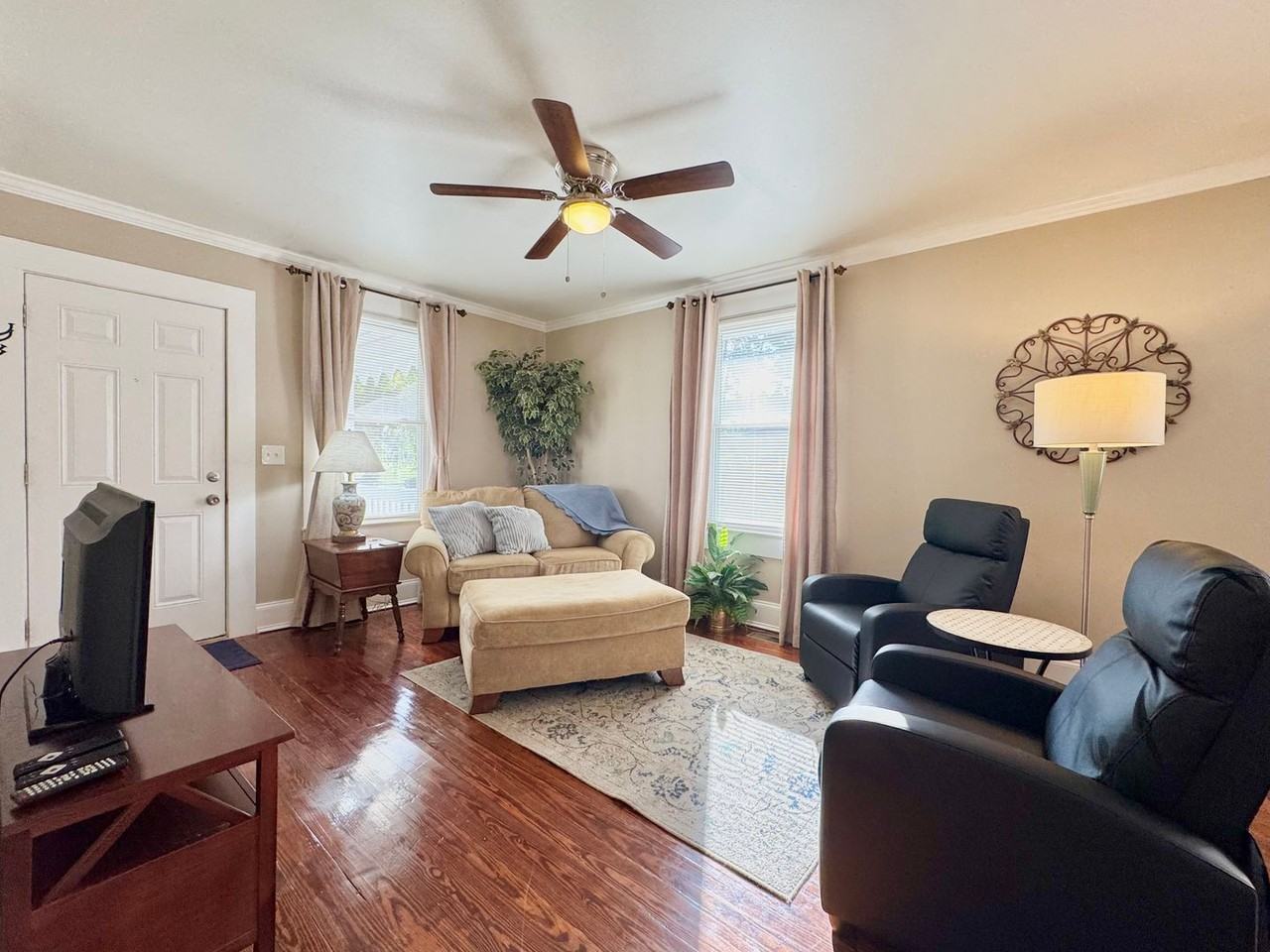 224 E Danville St - Photo 4 of 17