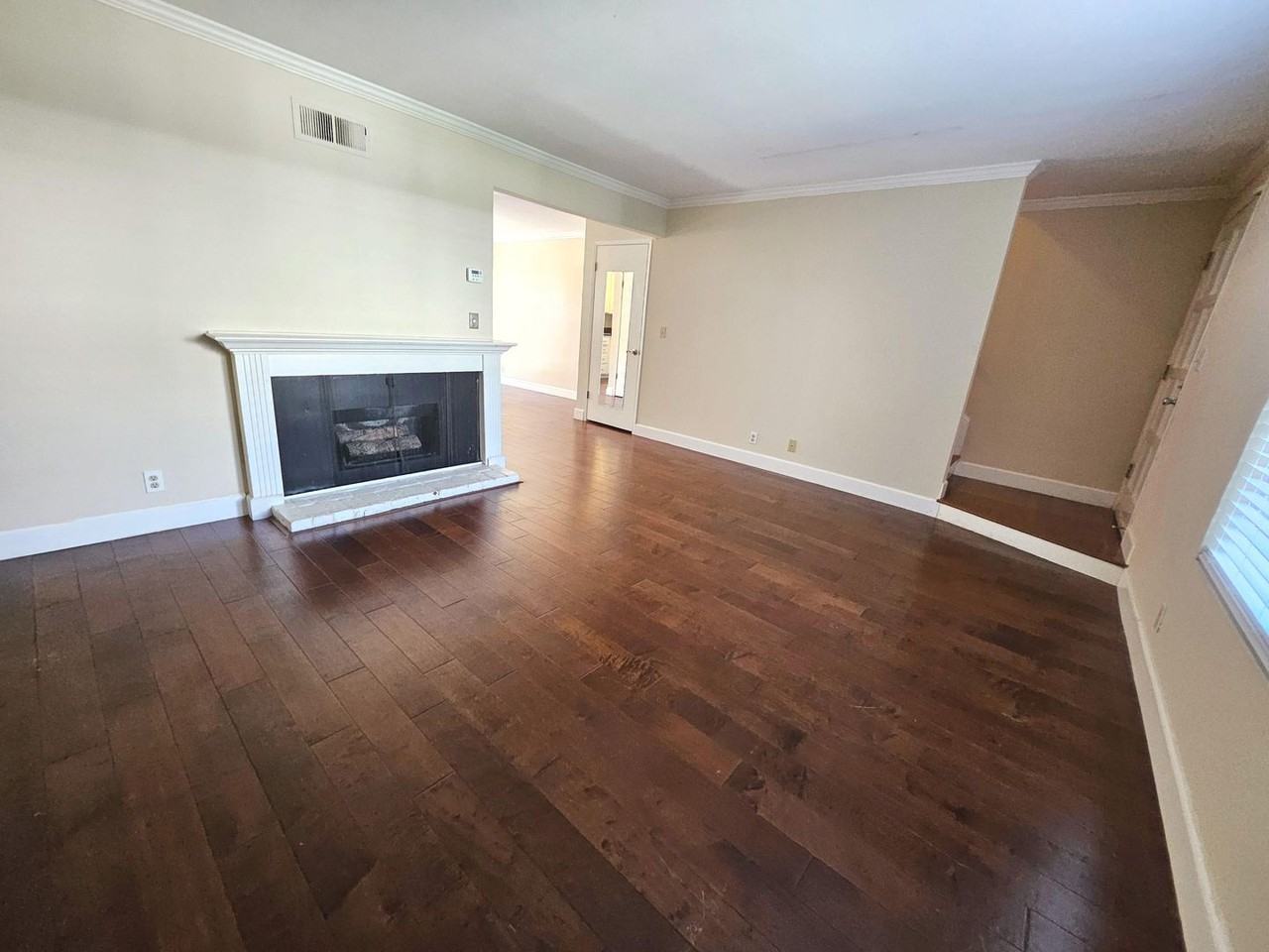 3715 Northwood Dr - Photo 4 of 24