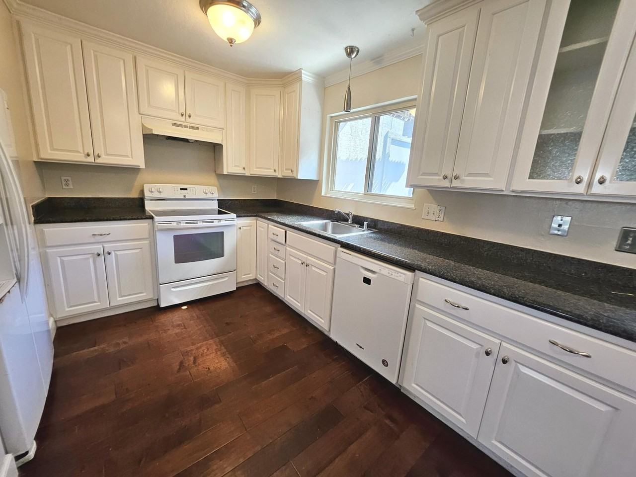 3715 Northwood Dr - Photo 6 of 24