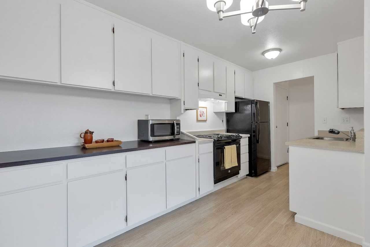 955 Shorepoint Ct #101 - Photo 4 of 17