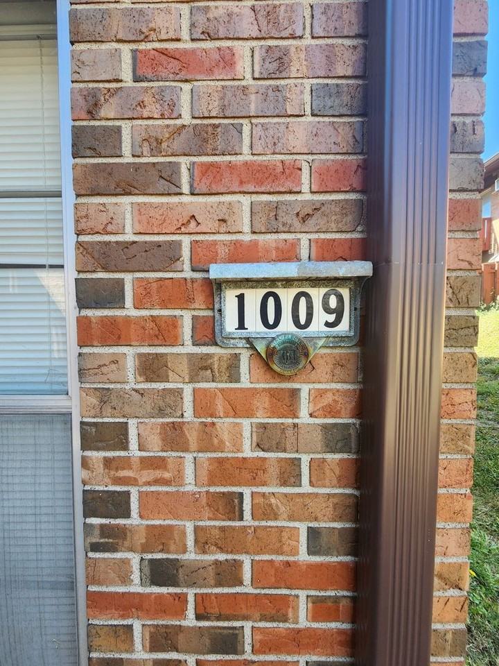 1009 Washington Ave - Photo 2 of 11