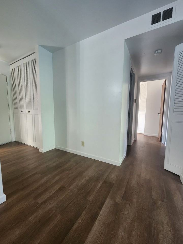 1009 Washington Ave - Photo 6 of 11