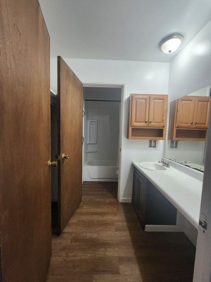 1009 Washington Ave - Photo 7 of 11