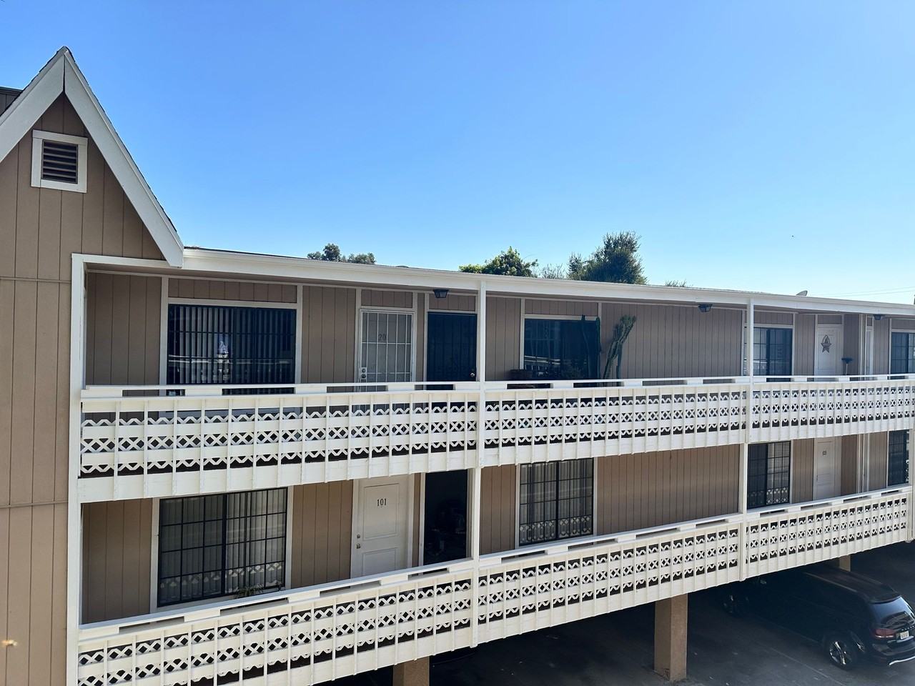 Vassar Carriage House LLC - Photo 4 of 14