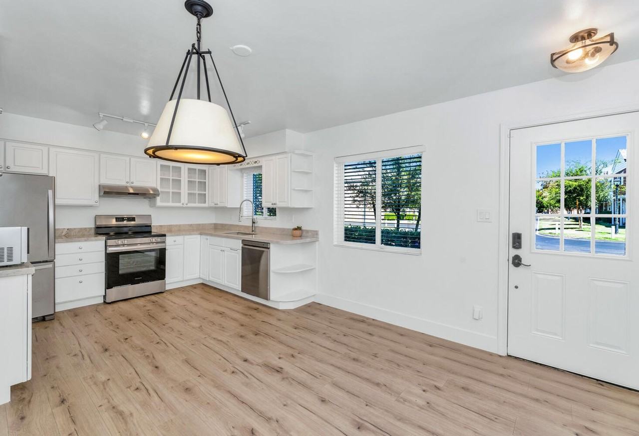 4027 East Campbell Avenue - Photo 2 of 26