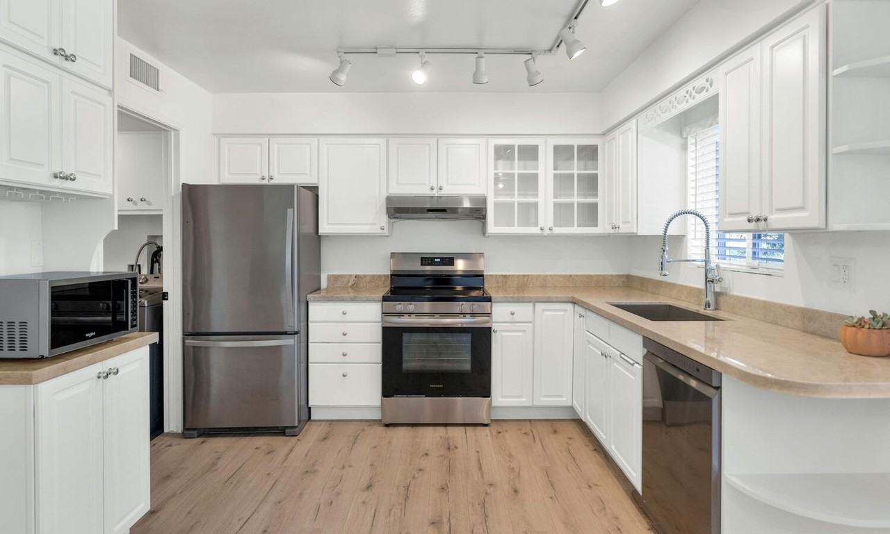 4027 East Campbell Avenue - Photo 4 of 26