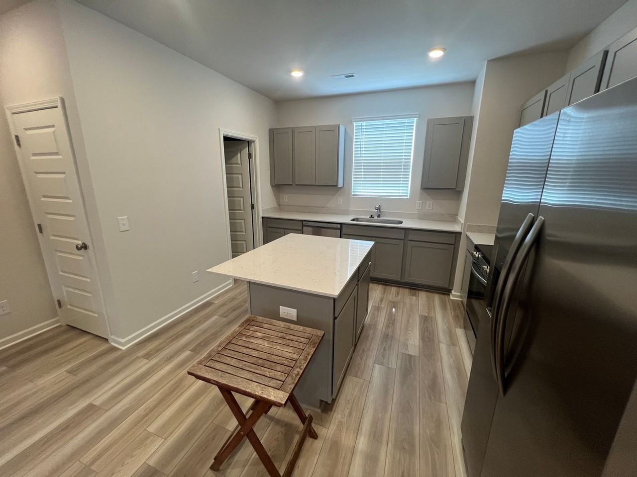 1102 Harper Lndg - Photo 2 of 15