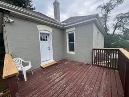 featured image of 215 W Elm St