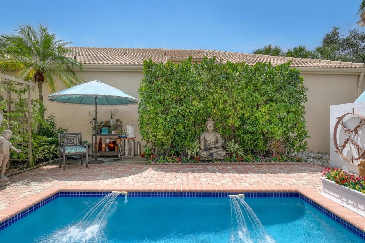 2076 Cezanne Rd - Photo 2 of 30