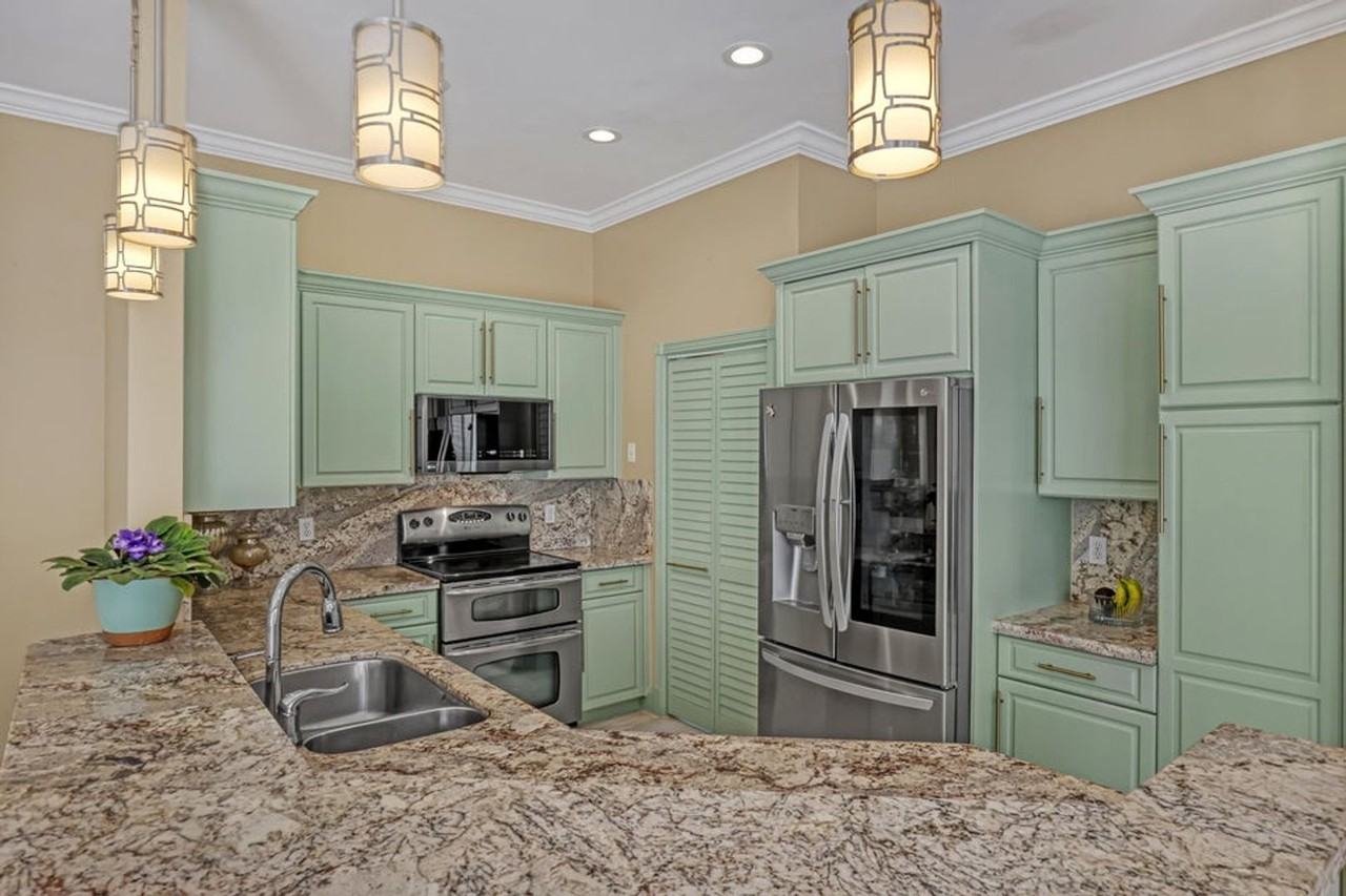 2076 Cezanne Rd - Photo 5 of 30