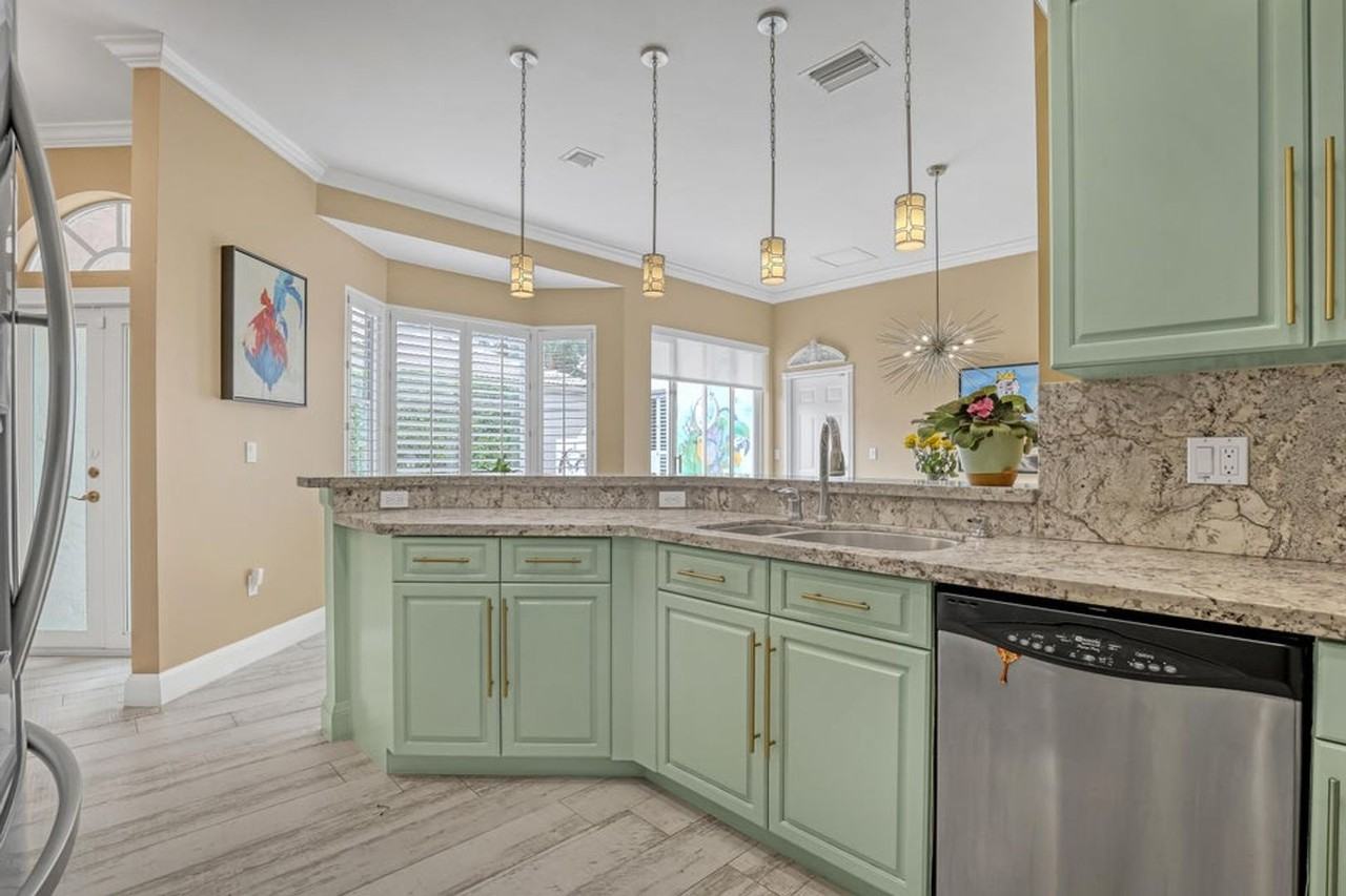 2076 Cezanne Rd - Photo 7 of 30