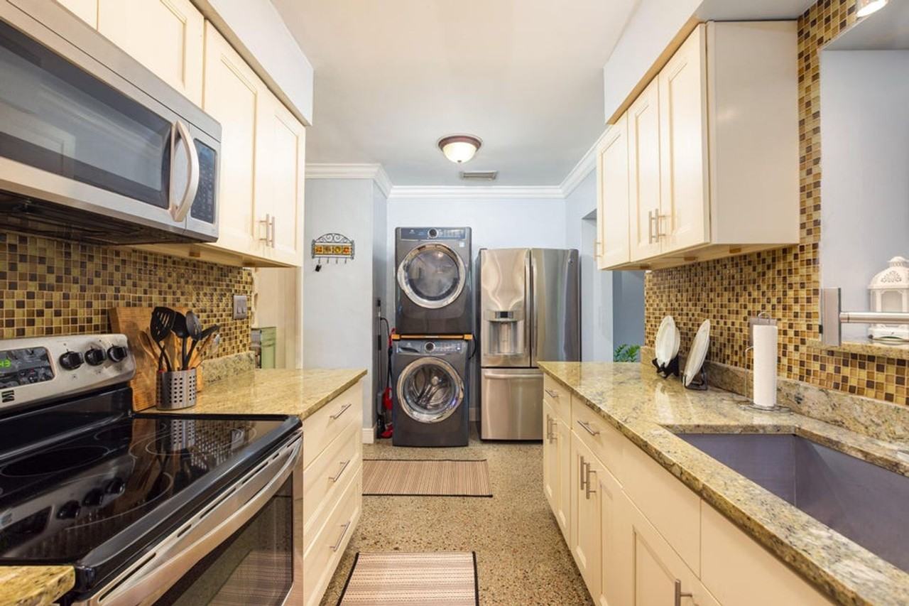 145 Se 3rd Ave ## 1a