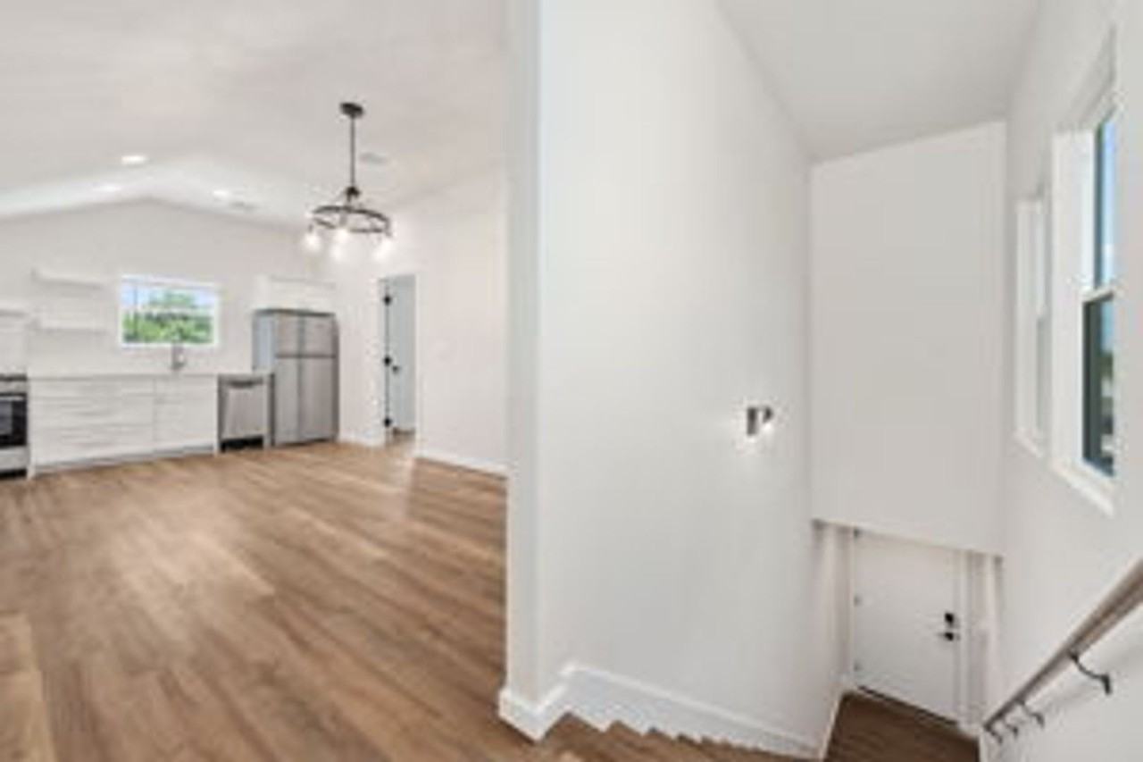 1123 S Delaware Pl #B - Photo 3 of 9