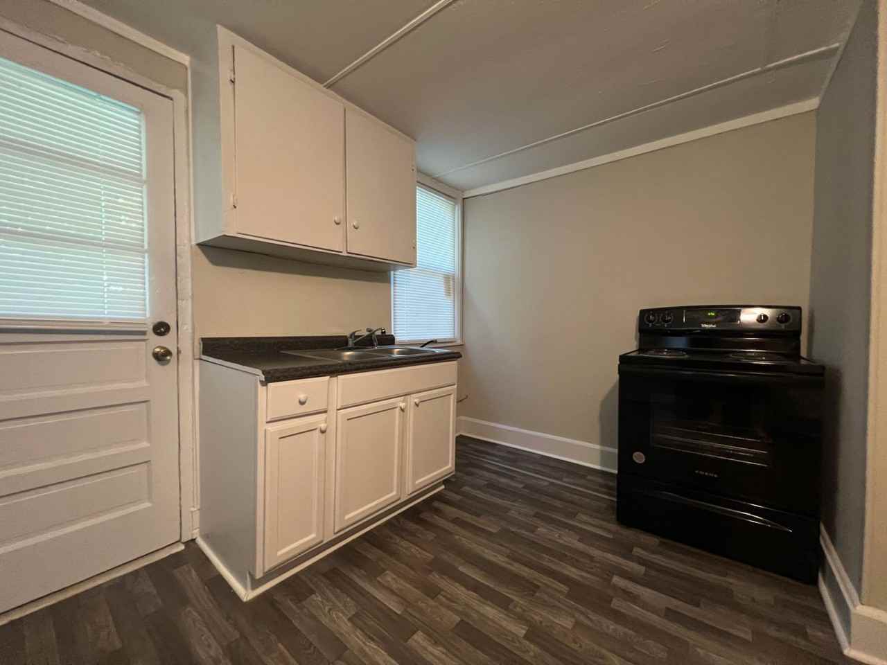 317 N Lee St - Photo 3 of 8