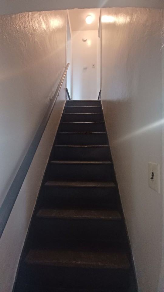 136 S Giles St - Photo 2 of 8