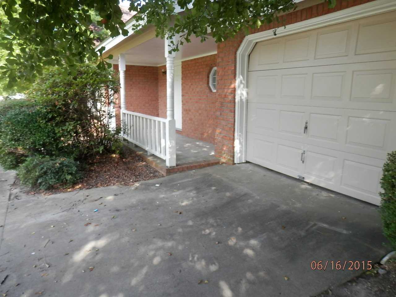 631 Windhaven Dr - Photo 2 of 11