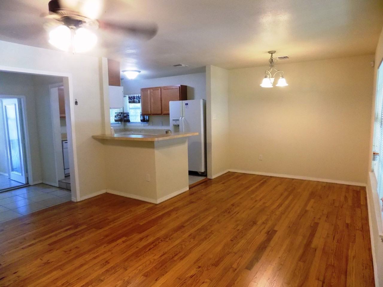 636 W Norwood Ct - Photo 4 of 17