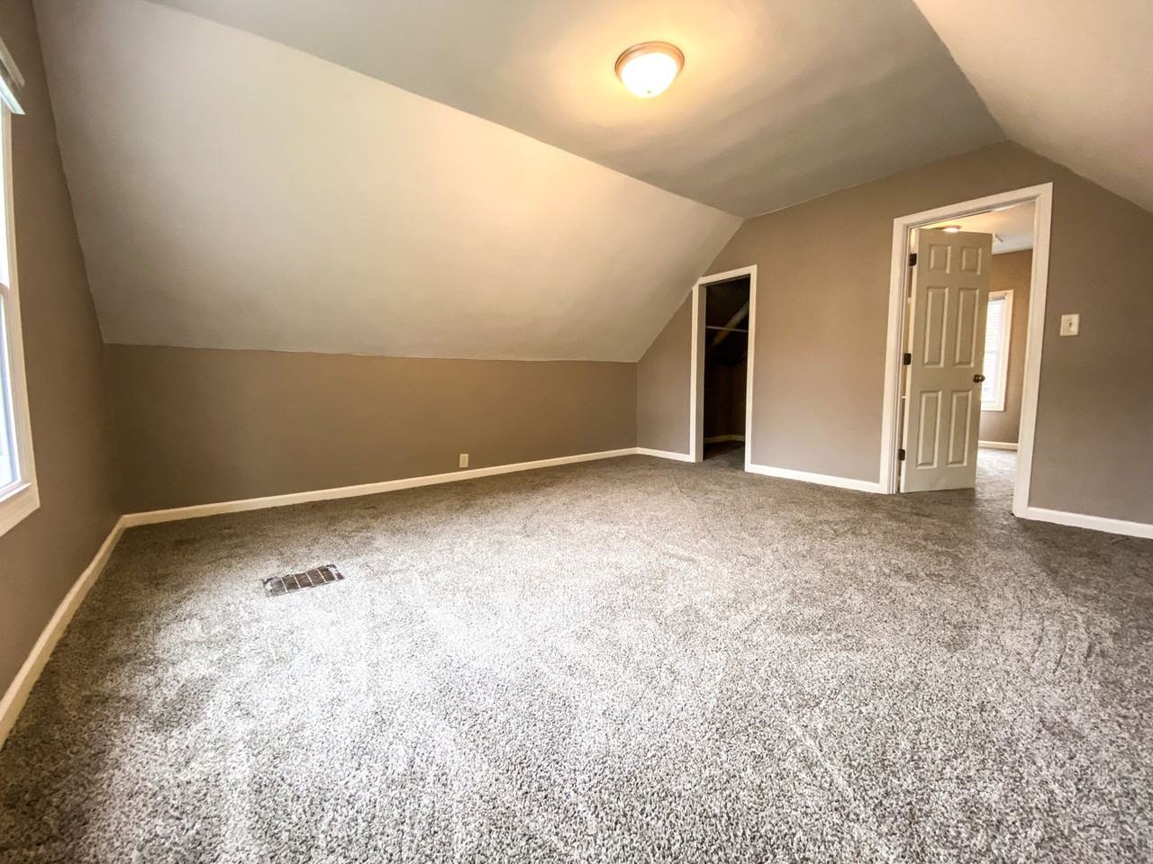 4762 N 54th St - Photo 3 of 12