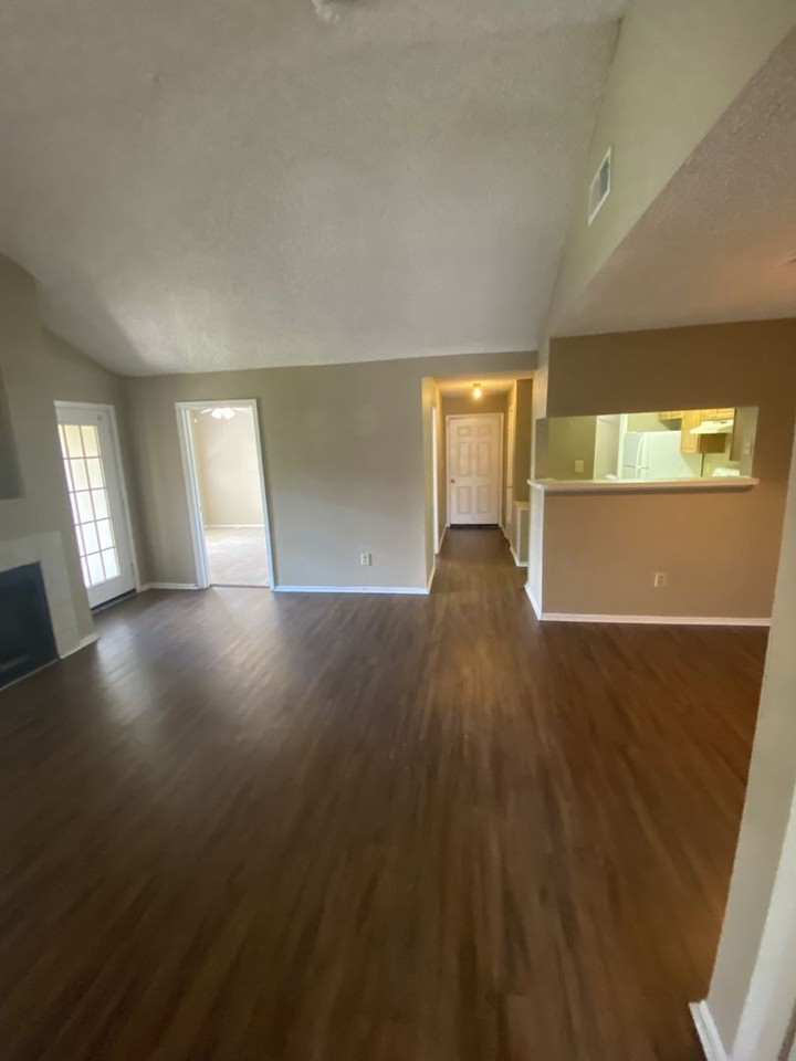 208 Afton Sq #302 - Photo 3 of 18